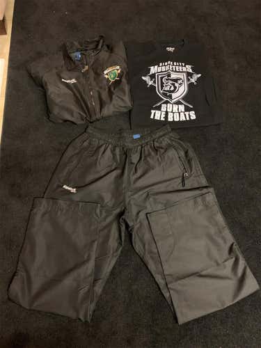 USHL Sioux City Musketeers Track Suit And T-shirt