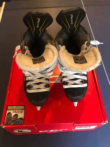 CCM Tacks Hockey Skates Size 5