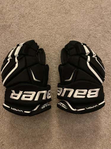 Bauer Vapor X100 Gloves 12"