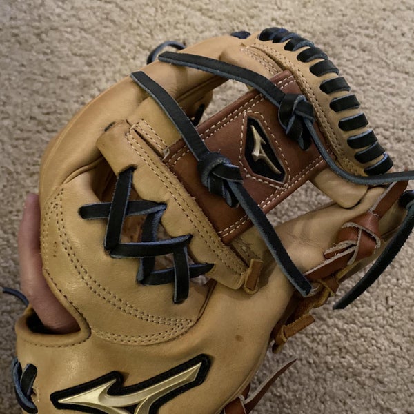 Brown Used Infield Global Elite 11.75" Baseball Glove