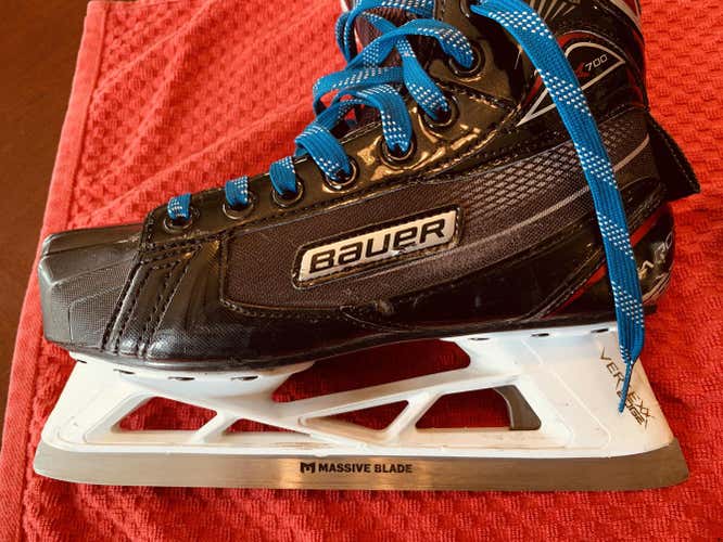 Bauer 5D Vapor X700 Goal Skates, Massive steel runners