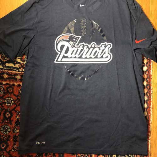 Navy Blue Men's New England Patriots Large Nike Dri-FitShirt
