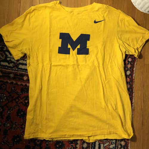 Yellow University Of Michigan Men's Large Nike Cotton Shirt