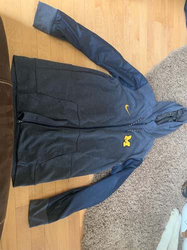 Michigan Blue Unisex XL Nike Sweatshirt
