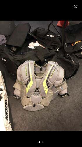 Used Large Vaughn Velocity VE8 Pro Pro Stock Goalie Chest Protector