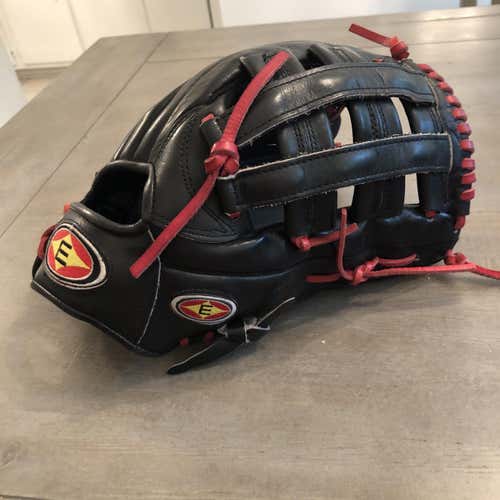 OLD SCHOOL EASTON OUT FIELD GLOVE (SEND OFFERS) (SELL SOON)