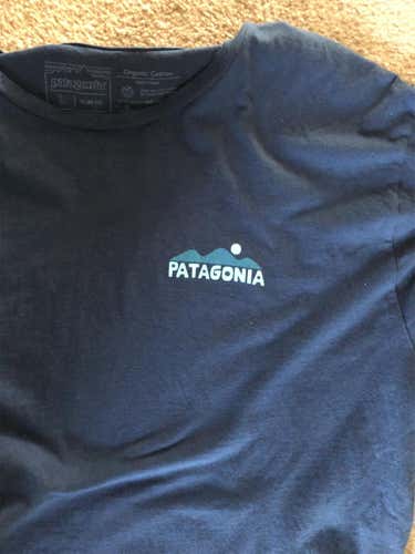 New Patagonia T Shirt (L)