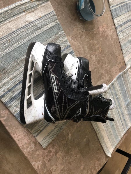 Used Bauer Supreme 1S EE (Extra Wide) Size 6.5 Hockey Skates