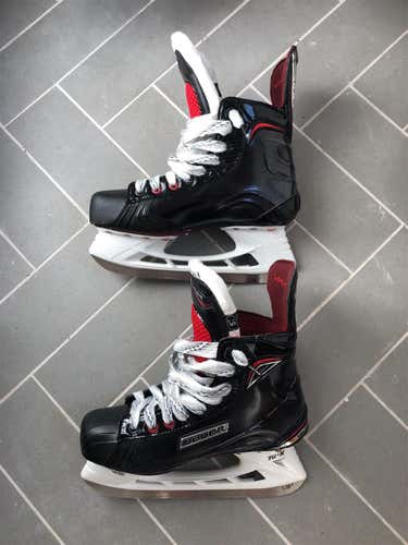 Used Bauer Vapor X800 D&R (Regular)  Size 5.5 Hockey Skates