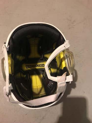 White Used Medium Bauer Re-Akt 75  Helmet