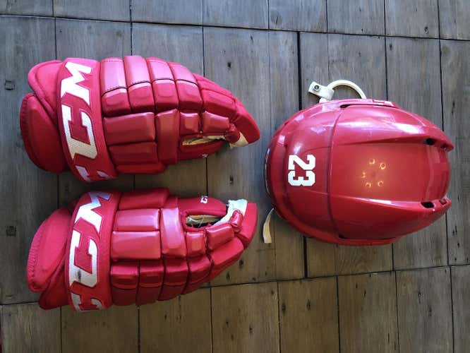 Red Used Senior CCM Gloves 14" Pro Stock
