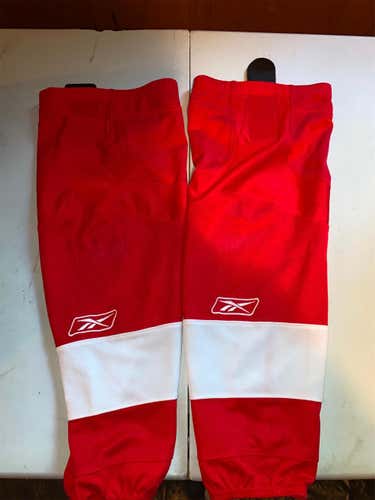 Red Senior Medium Reebok  Socks