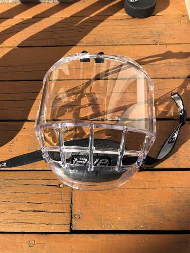 Bauer Senior Concept 3 Fish Bowl