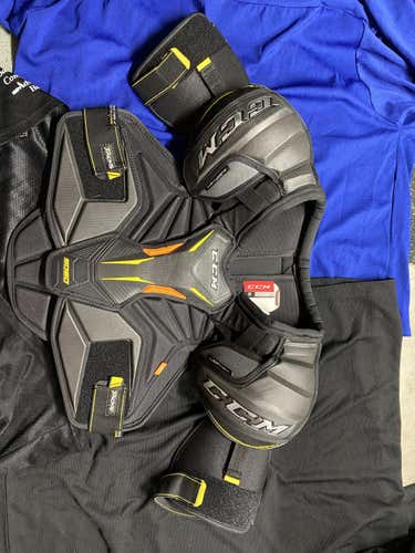 Used Senior Extra Large CCM Tacks 9080 Shoulder Pads Pro Stock