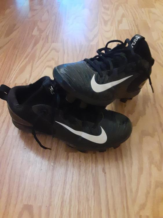 nike youth trout baseball cleats