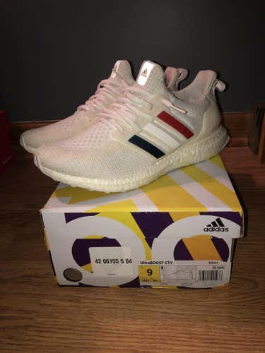 Ultra boost 2.0 city white, men’s size 9.0