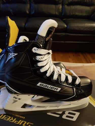 New Bauer Supreme S170 Skates Size 4.5