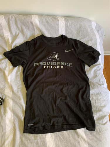 Adult Small Nike Shirt