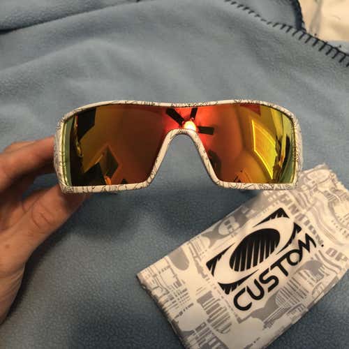 Oakley Oil Rig Sunglasses (UNIQUE)