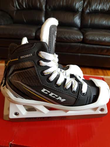 New CCM Tacks 9060 Goalie Skates Size 1
