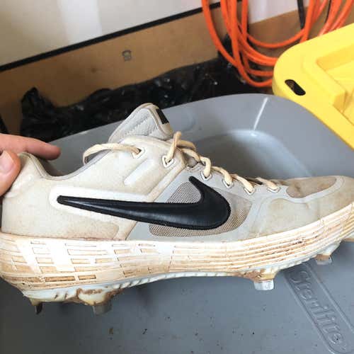 Nike Huarache Elite 2 Cleat