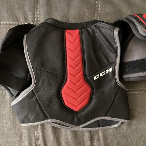 Used Medium CCM QuickLite 250 Shoulder Pads