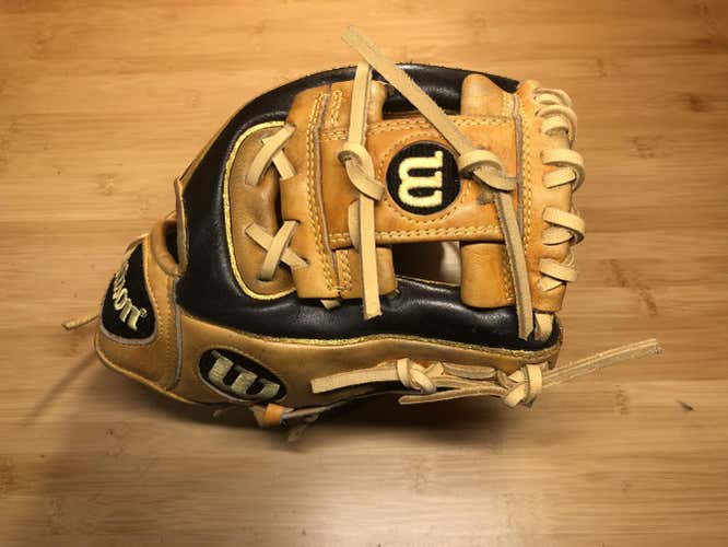 Tan Black Gold Used Wilson Right Handed Infield A2000 1788 Baseball Glove 11.25"