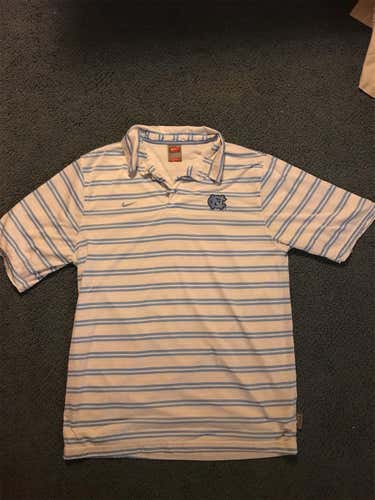 Men's Medium Nike North Carolina Tar Heels Polo