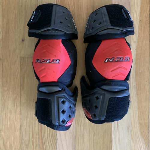 Used Medium CCM QuickLite  Elbow Pads