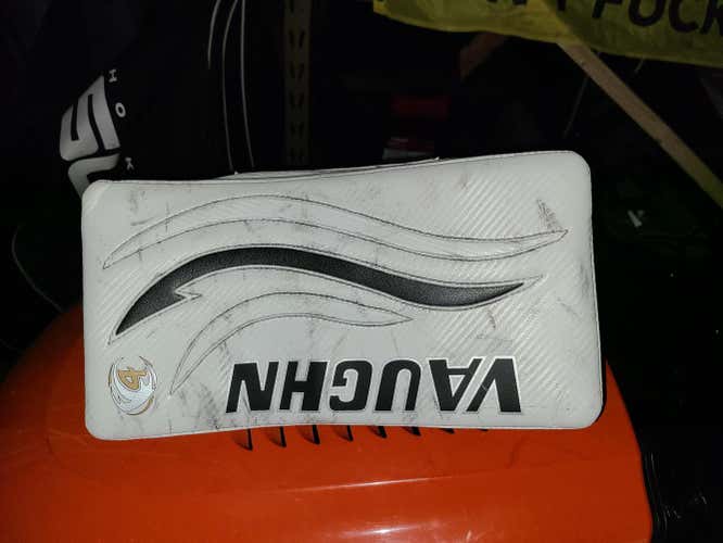 White Weave\White\Black Senior Used Vaughn Regular Velocity V4 7900 Pro Stock