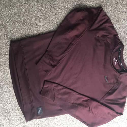 Men's Medium Nike Dri-FIT Long Sleeve Golf Top