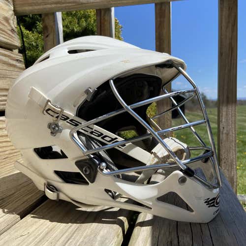 White Used Cascade Pro-7 Helmet