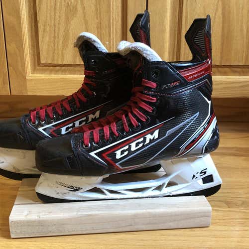 Used CCM JetSpeed FT490 D&R (Regular)  Size 10.5 Hockey Skates