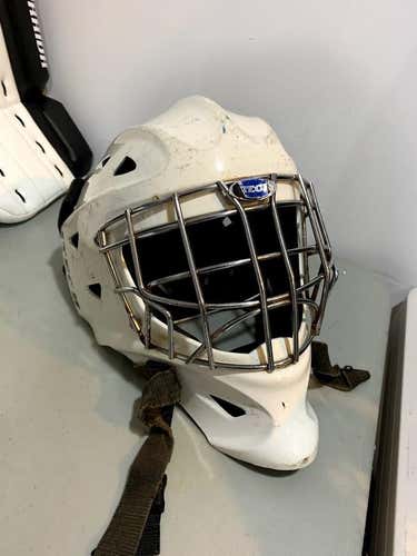 Itech 1000 Goalie Mask  Junior