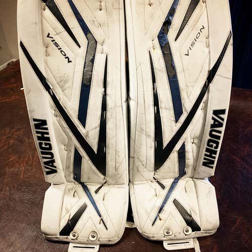 Vaughn Vision 9200 29+1” Goalie Leg Pads (First $50 Take Them)