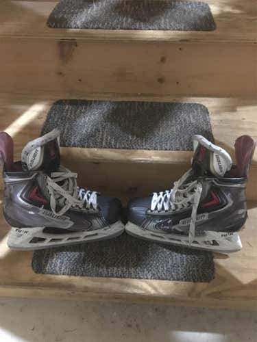 Used Bauer Vapor APX2 EE (Extra Wide)  Size 8 Hockey Skates