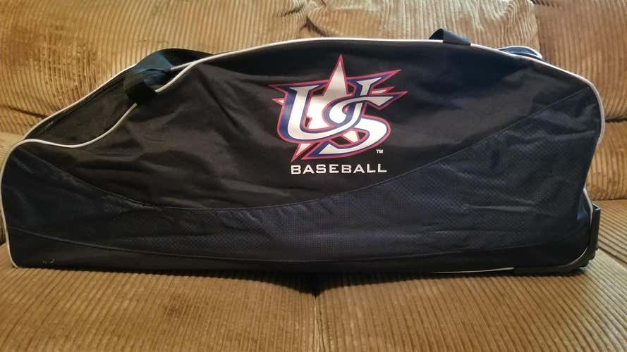 USA Large wheeled Rawlings Bag