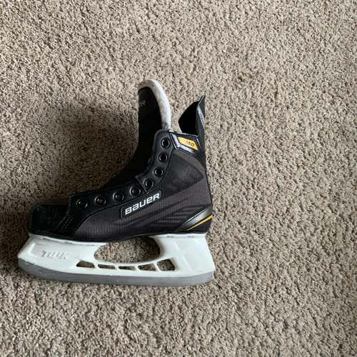 Used Bauer Supreme 140 D&R (Regular) Size 4 Hockey Skates