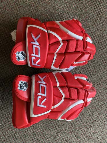 Red New Reebok 5K 14" Gloves