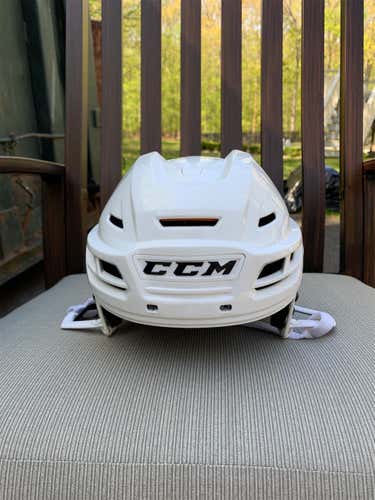 White Used Medium CCM Helmet