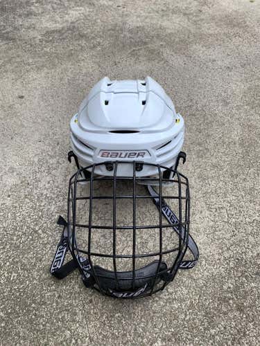 NTDP White Used Small Bauer Re-Akt 100  Helmet/cage Combo