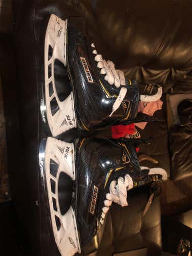 Used Bauer Supreme 2S Pro D&R (Regular)  Size 9 Hockey Skates
