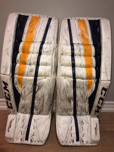 White Used 32" CCM Extreme Flex 860  Goalie Leg Pads