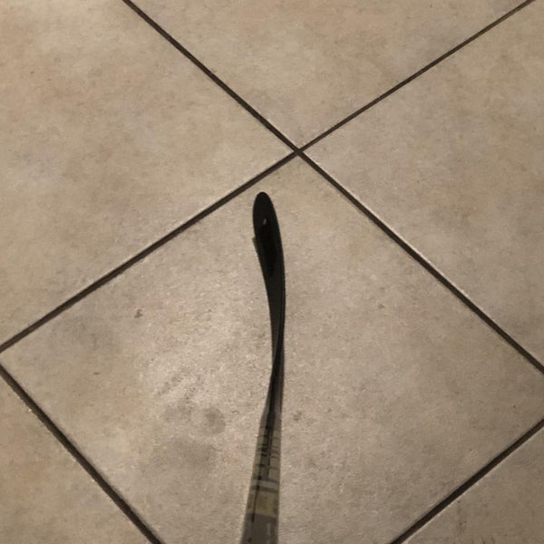 Used Right Bauer Supreme 2S Team Hockey Stick Matthews Curve