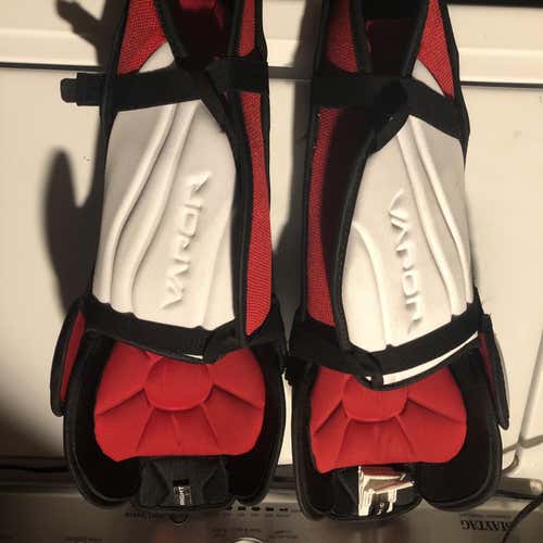 New Bauer Vapor X800  Shin Pads