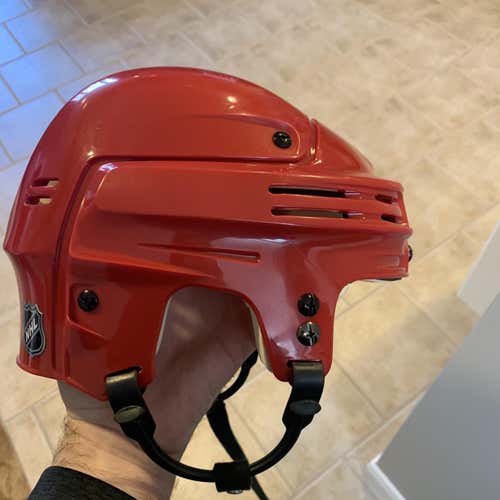 Used Medium Bauer 4500  Helmet