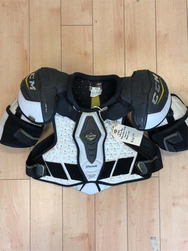 Used Senior Medium CCM Ultra Tacks Pro Shoulder Pads (USH019B)