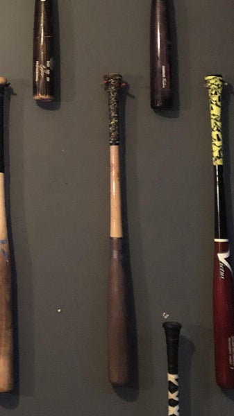 Used Victus 33" Bat
