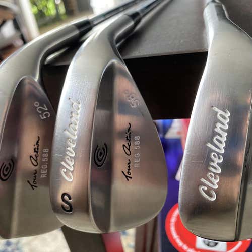 Used Right Handed 588 Chrome Stiff Flex Steel Shaft Wedge