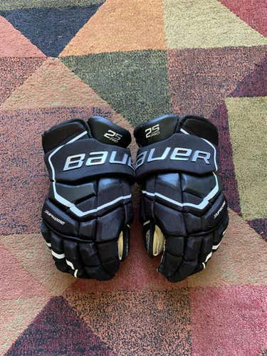 LIGHTLY USED Bauer Supreme 2S Pro Gloves 15” Black